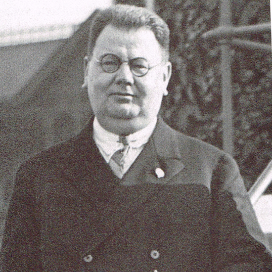 Da Dansk Travsports Centralforbund blev indstiftet, var det med Helge Marks-Jørgensen som forbundets første generalsekretær.